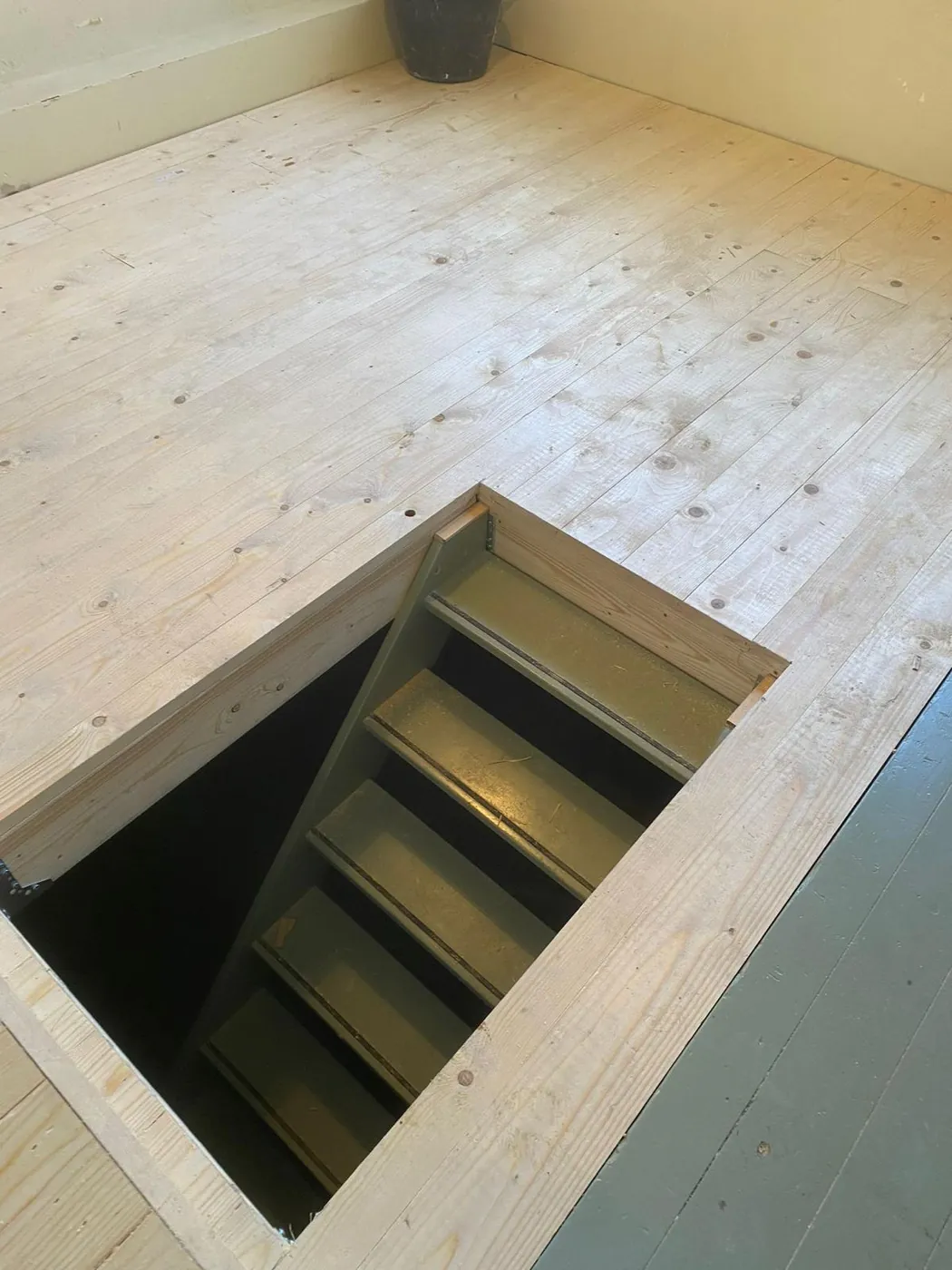 Trapconstructie en vloeropening door PersianTop