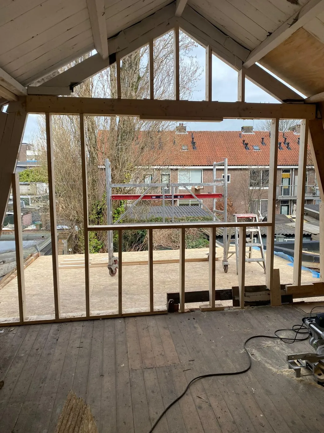 Opbouw zolder met houten constructie door PersianTop