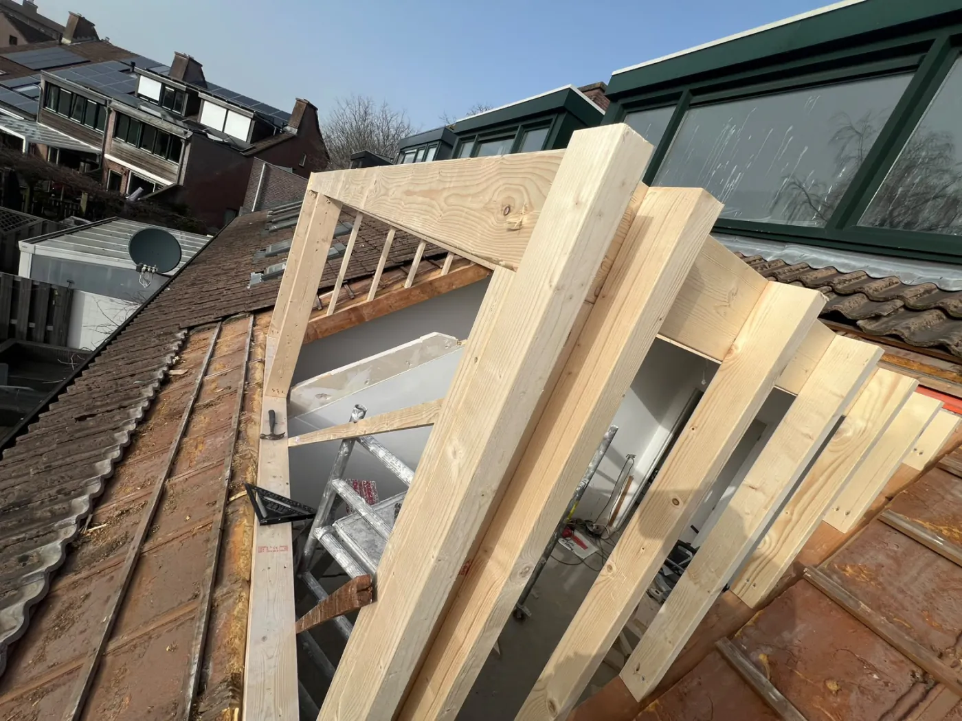 Houten constructie van een dakkapel door PersianTop