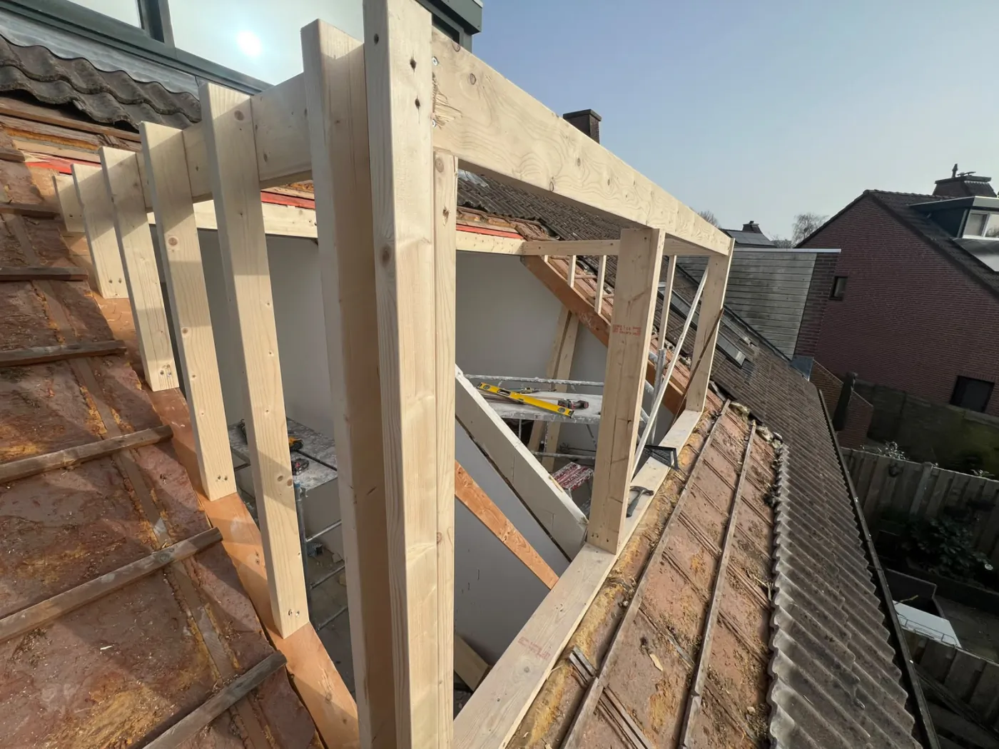 Houten opbouw van een dakkapel door PersianTop
